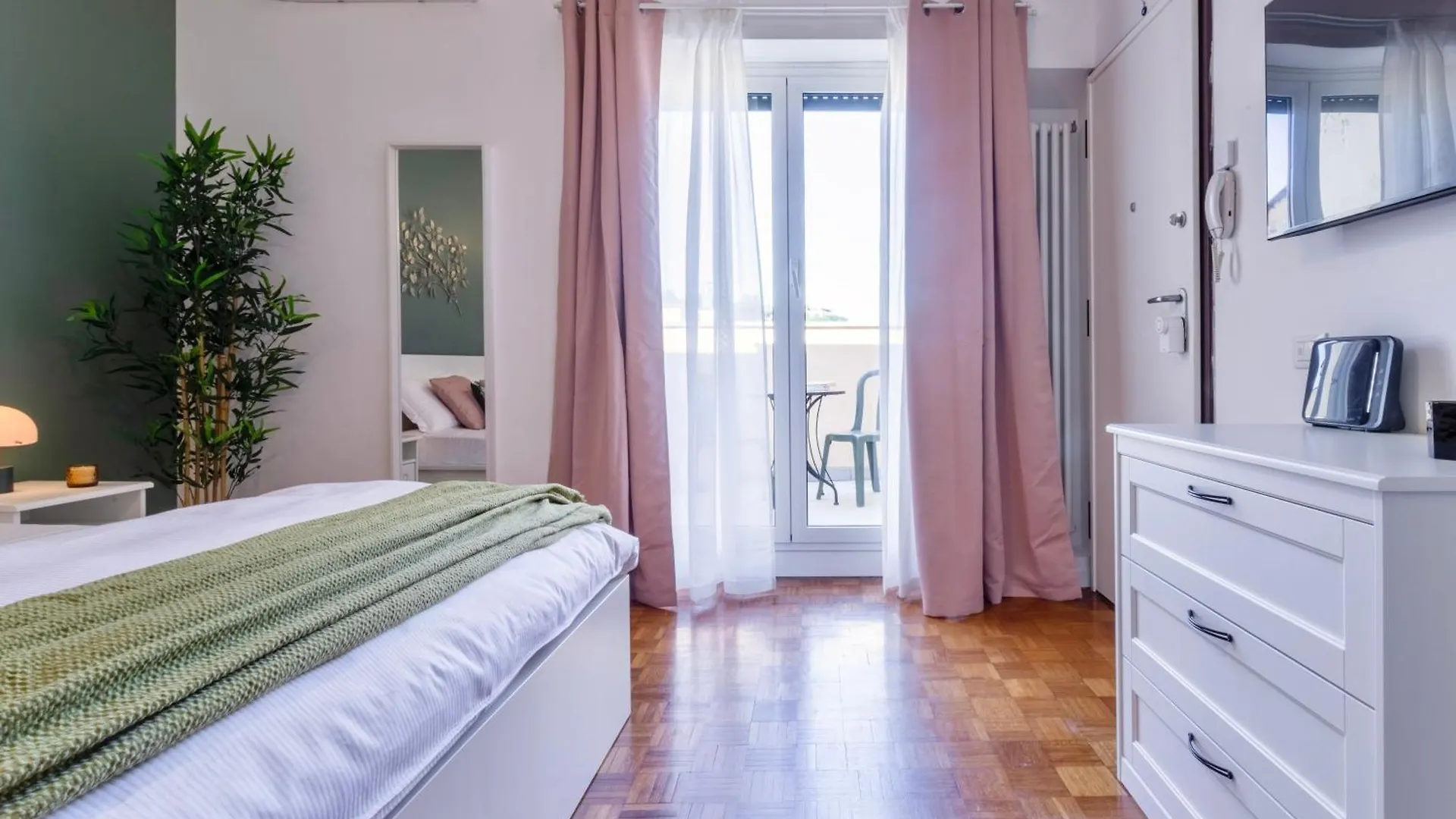Apartment Giulia - Lovely Penthouse Near Vatican Museums Rome